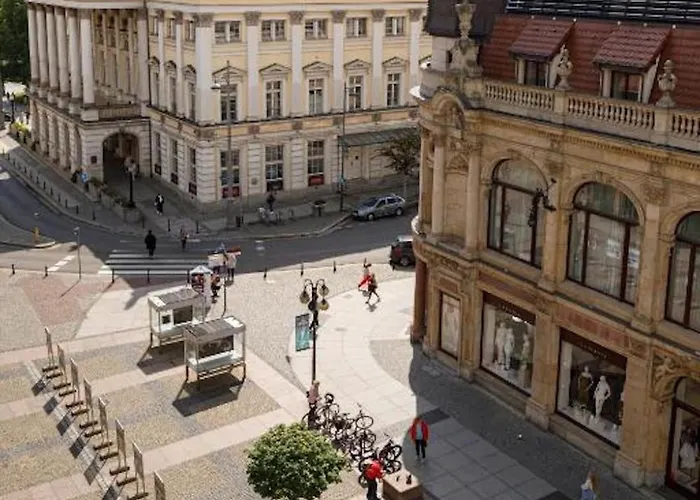 Golden - Rynek Square - Monopol *
